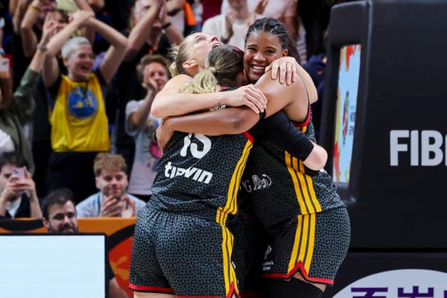 Alexandra Wilke (Germany) Luisa Geiselsoder (Germany) und Nyara Sabally (Germany) cheer during the FIBA Women s Basketball World Cup Germany 2026 Quarter-Final match between Belgium and Germany at Berlin Arena on September 10, 2026 in Berlin, Germany. (Photo by Marco Steinbrenner DeFodi Images) -