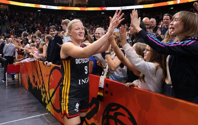 Emma Eichmeyer, deutsche Mannschaft jubelt nach Spielende und erreicht das Halbfinale Basketball FIBA World Cup Weltmeisterschaft Frauen WM Saison 2026 2027 10.09.2026 Belgien BEL vs DBB Deutschland GER