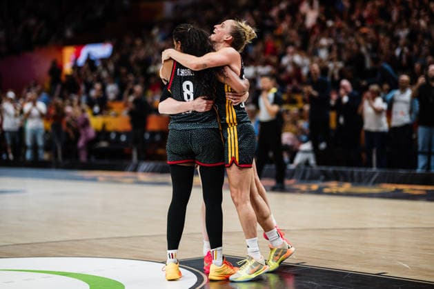FIBA Women™s Basketball World Cup 2026: Belgien vs. Deutschland, 10.09.2026 Deutschland gewinnt gegen Belgien, jubeln, JUBEL, Feier, feiern, Luisa Geiselsoder (Deutschland, 15), Leonie Fiebich (Deutschland, 13), Nyara Sabally (Deutschland, 8); Basketball, FIBA Women™s Basketball World Cup 2026, Final Phase, Viertelfinale: Belgien vs. Deutschland am 10.09.2026 in der Uber Arena, Berlin Copyright: xBEAUTIFULxSPORTS Tonhäuserx