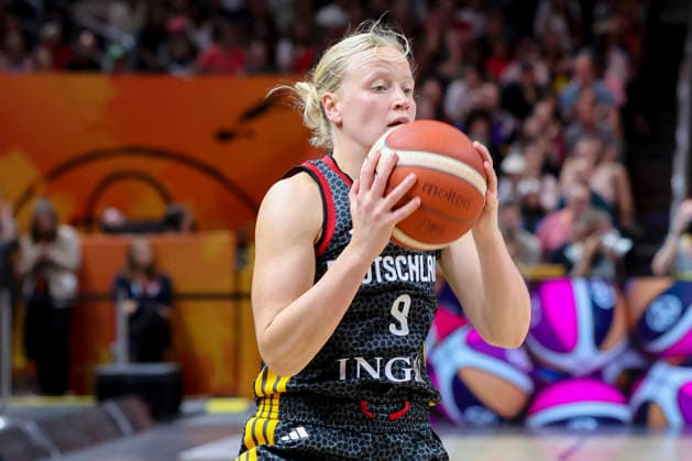 Emma Eichmeyer (Germany) controls the ball during the FIBA Women s Basketball World Cup Germany 2026 Quarter-Final match between Belgium and Germany at Berlin Arena on September 10, 2026 in Berlin, Germany. (Photo by Marco Steinbrenner DeFodi Images) -
