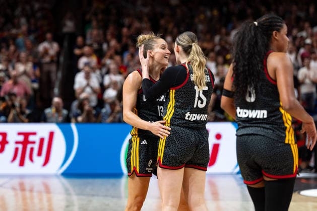 Leonie Fiebich (Deutschland, 13) und Luisa Geiselsoder (Deutschland, 15) jubelt Jubel nach Sieg Spielende, GER, Belgien vs. Deutschland, Basketball, FIBA Women s World Cup 2026, Viertelfinale, 10.09.2026 GER, Belgien vs. Deutschland, Basketball, FIBA Women s World Cup 2026, Viertelfinale, 10.09.2026 Berlin Copyright: xEibner-Pressefoto MaxxVincenx EP_MVN