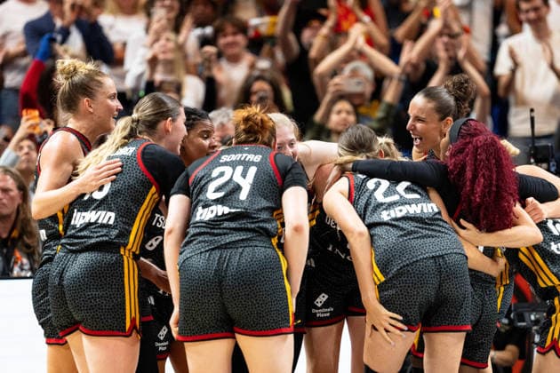 deutsche Mannschaft jubelt Jubel nach Sieg Spielende, Leonie Fiebich (Deutschland, 13), Luisa Geiselsoder (Deutschland, 15), Lina Sontag (Deutschland, 24), Emily Bessoir (Deutschland, 22), Alexis Peterson (Deutschland, 01), GER, Belgien vs. Deutschland, Basketball, FIBA Women s World Cup 2026, Viertelfinale, 10.09.2026 GER, Belgien vs. Deutschland, Basketball, FIBA Women s World Cup 2026, Viertelfinale, 10.09.2026 Berlin Copyright: xEibner-Pressefoto MaxxVincenx EP_MVN
