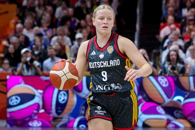 Emma Eichmeyer (Germany) controls the ball during the FIBA Women s Basketball World Cup Germany 2026 Quarter-Final match between Belgium and Germany at Berlin Arena on September 10, 2026 in Berlin, Germany. (Photo by Marco Steinbrenner DeFodi Images) -