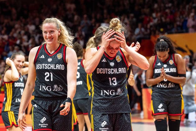 Marie Guelich (Deutschland, 21), Leonie Fiebich (Deutschland, 13), Nyara Sabally (Deutschland, 08) jubelt Jubel nach Sieg Spielende, GER, Belgien vs. Deutschland, Basketball, FIBA Women s World Cup 2026, Viertelfinale, 10.09.2026 GER, Belgien vs. Deutschland, Basketball, FIBA Women s World Cup 2026, Viertelfinale, 10.09.2026 Berlin Copyright: xEibner-Pressefoto MaxxVincenx EP_MVN