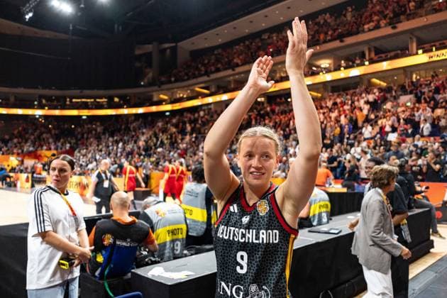 Emma Eichmeyer (Deutschland, 09) jubelt Jubel nach Sieg Spielende, GER, Belgien vs. Deutschland, Basketball, FIBA Women s World Cup 2026, Viertelfinale, 10.09.2026 GER, Belgien vs. Deutschland, Basketball, FIBA Women s World Cup 2026, Viertelfinale, 10.09.2026 Berlin Copyright: xEibner-Pressefoto MaxxVincenx EP_MVN