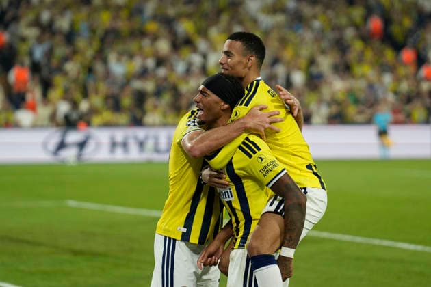 September 10, 2026, Kadikoy, Istanbul, Turkey: Archie Brown (C) and Mason Greenwood (C-up) of AS Fenerbahce celebrates after scoring his team s first goal during the UEFA Champions League - League Phase, Matchday 1 - football match between Fenerbahce and AS Roma at Sukru Saracoglu Stadium in Istanbul, Turkey, on September 10, 2026. Kadikoy Turkey - ZUMAu194 20260910_zip_u194_032 Copyright: xTolgaxUluturkx