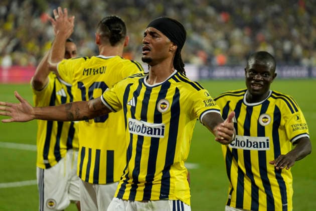 September 10, 2026, Kadikoy, Istanbul, Turkey: Archie Brown (C) of AS Fenerbahce celebrates after scoring his team s first goal during the UEFA Champions League - League Phase, Matchday 1 - football match between Fenerbahce and AS Roma at Sukru Saracoglu Stadium in Istanbul, Turkey, on September 10, 2026. UEFA Champions League - Fenerbahce V AS Roma  - ZUMAu194 20260910_zip_u194_034 Copyright: xTolgaxUluturkx