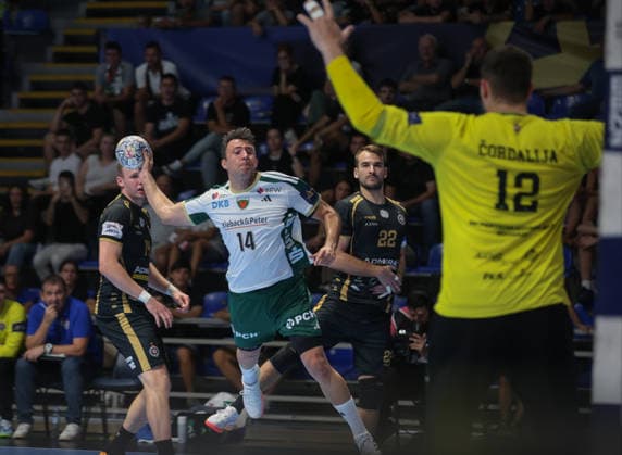 10.09.2026 Belgrad(Serbien) RK Partizan - Füchse Berlin, EHF Champions league Männer handball (L)Aitor Arino Bengoechea Füchse Berlin, (R) Cordalija Bekir Partizan : Slobodan Sandic