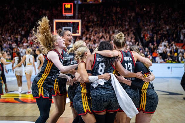 Basketball Berlin 10.09.2026 FIBA Women™s Basketball World Cup Germany 2026 Viertelfinale Quarterfinal Belgien (BEL) - Deutschland (GER) Deutschland gewinnt und steht im Halbfinale Jubel Frida Bühner (Deutschland, No.20) Leonie Fiebich (Deutschland, No.13) Nyara Sabally (Deutschland, No.08) Alexandra Wilke (Deutschland, No.03) und andere