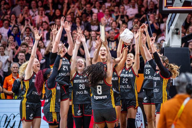 Basketball Berlin 10.09.2026 FIBA Women™s Basketball World Cup Germany 2026 Viertelfinale Quarterfinal Belgien (BEL) - Deutschland (GER) Deutschland gewinnt und steht im Halbfinale Jubel Nyara Sabally (Deutschland, No.08) Spielerin des Spiels Emily Bessoir (Deutschland, No.22) Frida Bühner (Deutschland, No.20) Marie Gülich (Deutschland, No.21) Gulich Leonie Fiebich (Deutschland, No.13) Lina Sontag (Deutschland, No.24) Clara Bielefeld (Deutschland, No.25) Luisa Geiselsöder (Deutschland, No.15) Geiselsoder