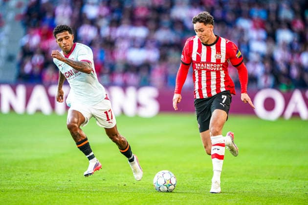 2026-09-10 PSV Eindhoven v Shaktar Donetsk - Champions League EINDHOVEN, NETHERLANDS - SEPTEMBER 10: Ruben van Bommel of PSV Eindhoven runs with the ball during the Champions League match between PSV Eindhoven and Shaktar Donetsk at Philips Stadion on September 10, 2026 in Eindhoven, Netherlands. Eindhoven Philips Stadion Netherlands Content not available for redistribution in The Netherlands directly or indirectly through any third parties. Copyright: xAndrexWeeningx