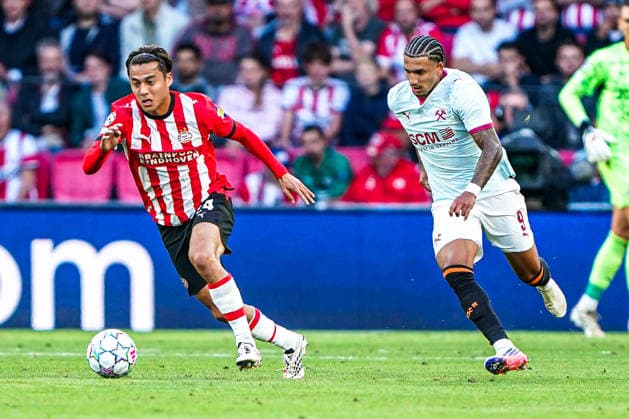 2026-09-10 PSV Eindhoven v Shaktar Donetsk - Champions League EINDHOVEN, NETHERLANDS - SEPTEMBER 10: Kodai Sano of PSV Eindhoven battles for possession with Kaua Elias of FC Shakhtar Donetsk during the Champions League match between PSV Eindhoven and Shaktar Donetsk at Philips Stadion on September 10, 2026 in Eindhoven, Netherlands. Eindhoven Philips Stadion Netherlands Content not available for redistribution in The Netherlands directly or indirectly through any third parties. Copyright: xAndrexWeeningx