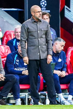 2026-09-10 PSV Eindhoven v Shaktar Donetsk - Champions League EINDHOVEN, NETHERLANDS - SEPTEMBER 10: Peter Bosz headcoach of PSV Eindhoven looks on during the Champions League match between PSV Eindhoven and Shaktar Donetsk at Philips Stadion on September 10, 2026 in Eindhoven, Netherlands. Eindhoven Philips Stadion Netherlands Content not available for redistribution in The Netherlands directly or indirectly through any third parties. Copyright: xAndrexWeeningx