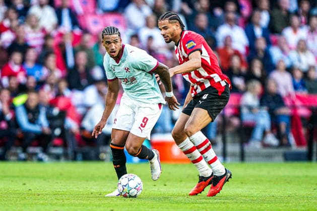 2026-09-10 PSV Eindhoven v Shaktar Donetsk - Champions League EINDHOVEN, NETHERLANDS - SEPTEMBER 10: Kaua Elias of FC Shakhtar Donetsk battles for possession with Armando Obispo of PSV Eindhoven during the Champions League match between PSV Eindhoven and Shaktar Donetsk at Philips Stadion on September 10, 2026 in Eindhoven, Netherlands. Eindhoven Philips Stadion Netherlands Content not available for redistribution in The Netherlands directly or indirectly through any third parties. Copyright: xAndrexWeeningx