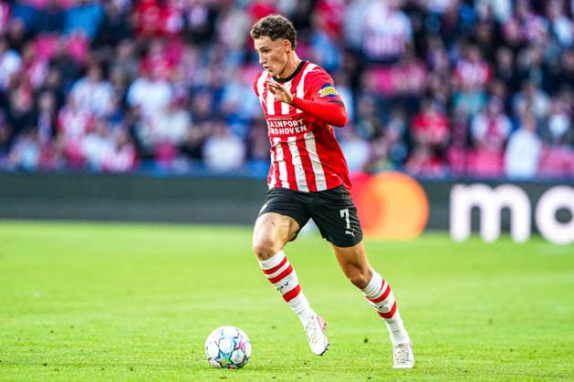 2026-09-10 PSV Eindhoven v Shaktar Donetsk - Champions League EINDHOVEN, NETHERLANDS - SEPTEMBER 10: Ruben van Bommel of PSV Eindhoven hits the ball during the Champions League match between PSV Eindhoven and Shaktar Donetsk at Philips Stadion on September 10, 2026 in Eindhoven, Netherlands. Eindhoven Philips Stadion Netherlands Content not available for redistribution in The Netherlands directly or indirectly through any third parties. Copyright: xAndrexWeeningx