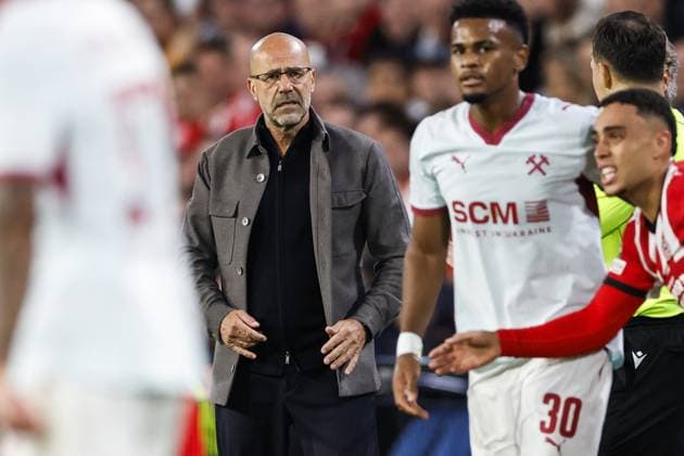 EINDHOVEN - PSV Eindhoven coach Peter Bosz during the UEFA Champions League match between PSV Eindhoven and Shakhtar Donetsk at the Philips Stadium on September 10, 2026 in Eindhoven, the Netherlands. MAURICE VAN STEEN ANP xVIxANPxSportx xxANPxIVx 567928088 originalFilename: 567928088.jpg