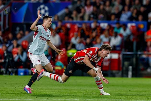 EINDHOVEN , 10-09-2026 , Philips stadium, season 2026 2027 , UEFA Champions League football , match between PSV and Shakhtar Donetsk, picture shows injury of player PSV player Paul Wanner PSV - Shakhtar Donetsk  x206828227x Copyright: