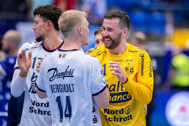 (L-R) Emil Siersbaek Bergholt (SG Flensburg-Handewitt, 14) und Benjamin Buric (SG Flensburg-Handewitt, 01) jubeln nach dem 30:39 Sieg GER, TBV Lemgo Lippe vs. SG Flensburg-Handewitt, Handball, 1. Bundesliga, 4. Spieltag, Spielzeit 2026 2027, 10.09.2026 GER, TBV Lemgo Lippe vs. SG Flensburg-Handewitt, Handball, 1. Bundesliga, 4. Spieltag, Spielzeit 2026 2027, 10.09.2026 Lemgo Copyright: xEibner-Pressefoto JanxRollingerx EP_JSK