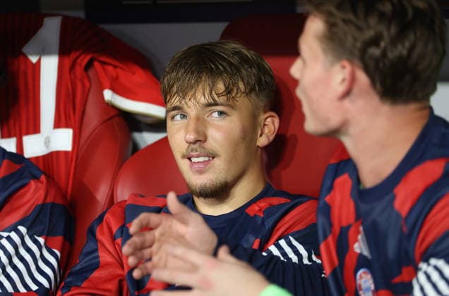 Fussball, Herren, Champions League, Saison 2026 2027, FC Bayern München - FK Bodö Glimt, 1.Spieltag, Allianz Arena Lennart Karl (FC Bayern München) sitzend auf der Auswechselbank