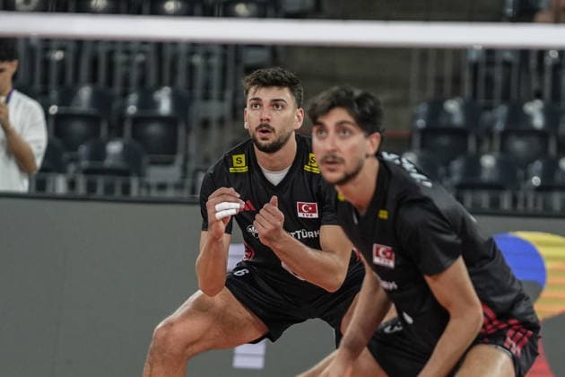 Turkiye v Germany - CEV EuroVolley 2026 Men CLUJ-NAPOCA, ROMANIA - SEPTEMBER 10: Gokcen Yuksel (L) of Turkiye in action during of the CEV EuroVolley 2026 match between Turkiye and Germany at the BTarena in Cluj-Napoca, Romania, on September 10, 2026. Osmancan Gurdogan Anadolu Cluj-Napoca Romania. Editorial use only. Please get in touch for any other usage.  Copyright: x2026xAnadoluxOsmancanxGurdoganx