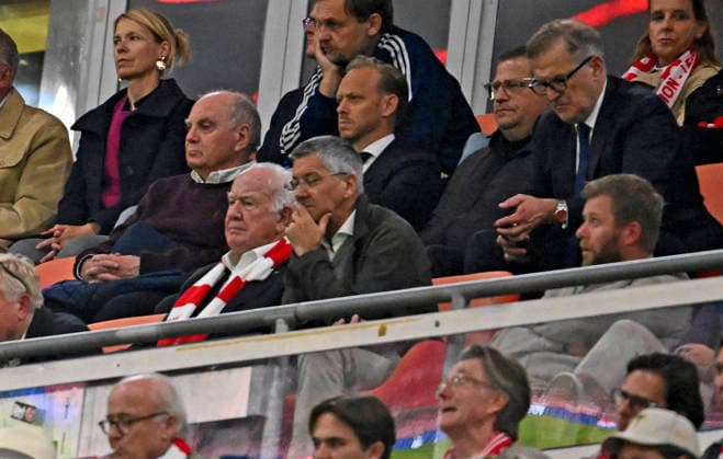 10.09.2026, Fussball UEFA Championsleague 2026 2027: 1.Spieltag, FC Bayern München - FK Bodo Glimt, in der Allianz-Arena München, Auf dem Bild : Ehren-Präsident Uli Hoeneß (FC Bayern München, Hoeness) , x, Sportvorstand Max Eberl (Bayern München) und Vorstandsvorsitzender Jan-Christian Dreesen (FC Bayern München), Präsident Herbert Hainer (FC Bayern)