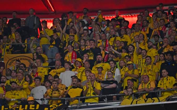 10.09.2026, Fussball UEFA Championsleague 2026 2027: 1.Spieltag, FC Bayern München - FK Bodo Glimt, in der Allianz-Arena München, Die norwegischen Fans