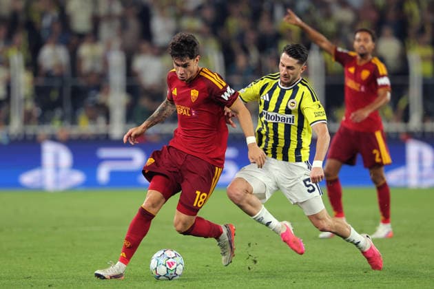 2026-09-10 Fenerbahce SK v AS Roma - UEFA Champions League 2026 27 League Phase MD1 ISTANBUL, TURKEY - SEPTEMBER 10: Matias Soule of AS Roma, Ismail Yuksek of Fenerbahce during the UEFA Champions League 2026 27 League Phase MD1 match between Fenerbahce SK and AS Roma at Sukru Saracoglu Stadium on September 10, 2026 in Istanbul, Turkey. (Photo by BSR Agency) Istanbul Turkey Content not available for redistribution in The Netherlands directly or indirectly through any third parties. Copyright: xBSRxAgencyx