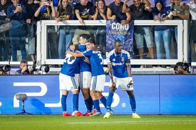 Italien: Fussball UEFA Champions League 2026 - 2027, 1. Spieltag - Como 1907 vs RB Leipzig - Giuseppe Sinigaglia (Como): Tor und Torjubel zum 1:0 durch Martin Baturina (Como 1907, 20) Freude, Emotionen, Jubel Copyright: xJOERANxSTEINSIEKx