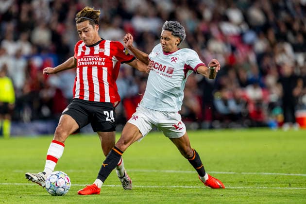 EINDHOVEN - (l-r) PSV Eindhoven midfielder Kodai Sano and Shakhtar Donetsk midfielder Newertton during the UEFA Champions League match between PSV and Shakhtar Donetsk in Philips Stadion on 10 September 2026 in Eindhoven, Nederland. (Photo by DeFodi Images) -