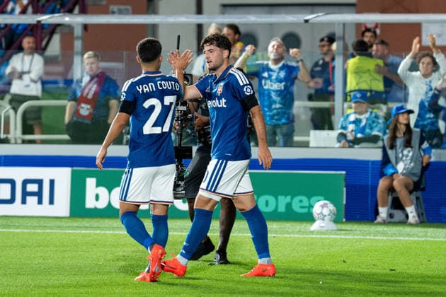 Fussball, Italien: UEFA Champions League, 1. Spieltag: Como 1907 vs. RB Leipzig, Donnerstag, 10.09.2026 (Stadio Giuseppe Sinigaglia, Como); Martin Baturina (20, Como 1907) und Yan Couto (27, Como 1907) jubeln nach dem Treffer zum 1:0 für Como 1907, Tor, Torjubel Copyright: xValentinxDomgjonix
