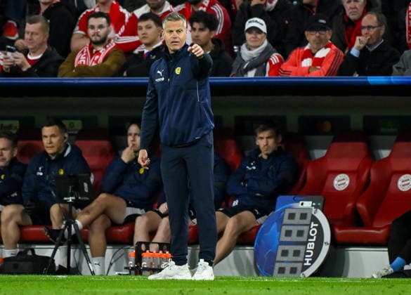 10.09.2026, xemx, Fussball UEFA Champions League, FC Bayern Muenchen - FK Bodö Glimt v.l. Cheftrainer Kjetil Knutsen (FK Bodö Glimt) gibt Anweisungen, gestikuliert mit den Armen, gesticulate, gives instructions Muenchen