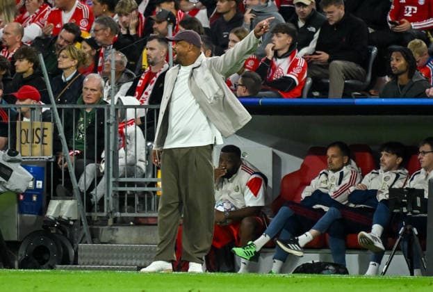 10.09.2026, xemx, Fussball UEFA Champions League, FC Bayern Muenchen - FK Bodö Glimt v.l. Cheftrainer Vincent Kompany (FC Bayern Muenchen) gibt Anweisungen, gestikuliert mit den Armen, gesticulate, gives instructions Muenchen