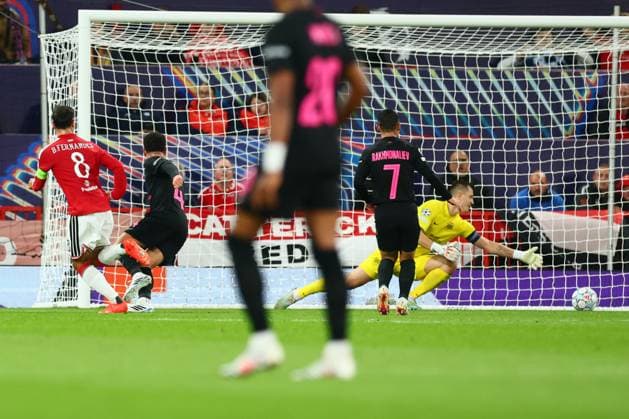 Bruno Fernandes of Manchester United, ManU scores to make it 2-0 and celebrates Manchester United v Sabah, UEFA Champions League, Football, Old Trafford, UK - 10 Sep 2026Manchester Old Trafford United Kingdom  Copyright: xPaulxCurrie Shutterstockx 17144908av