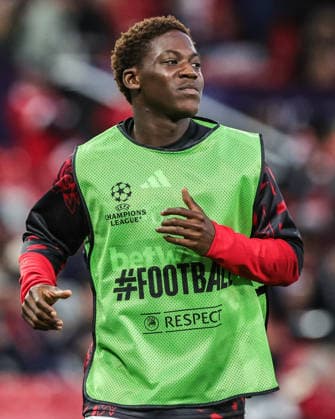 Manchester United, ManU U18 v Sabah U18: UEFA youth League Kobbie Mainoo of Manchester United warms up before the UEFA Champions League Matchday 1 of 8 match against Sabah FK at Old Trafford in Manchester, United Kingdom, on September 10, 2026. Manchester Greater Manchester United Kingdom  Copyright: xNewsxImagesx originalFilename:cosgrove-uefacham260910_nphDP.jpg