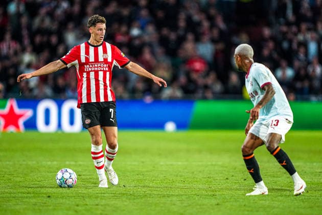 2026-09-10 PSV Eindhoven v Shaktar Donetsk - Champions League EINDHOVEN, NETHERLANDS - SEPTEMBER 10: Ruben van Bommel of PSV Eindhoven battles for possession with Pedro Henrique of FC Shakhtar Donetsk during the Champions League match between PSV Eindhoven and Shaktar Donetsk at Philips Stadion on September 10, 2026 in Eindhoven, Netherlands. Eindhoven Philips Stadion Netherlands Content not available for redistribution in The Netherlands directly or indirectly through any third parties. Copyright: xAndrexWeeningx