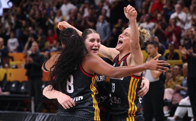 Nyara Sabally, Luisa Geiselsöder, Leonie Fiebich, deutsche Mannschaft jubelt nach Spielende und erreicht das Halbfinale Basketball FIBA World Cup Weltmeisterschaft Frauen WM Saison 2026 2027 10.09.2026 Belgien BEL vs DBB Deutschland GER