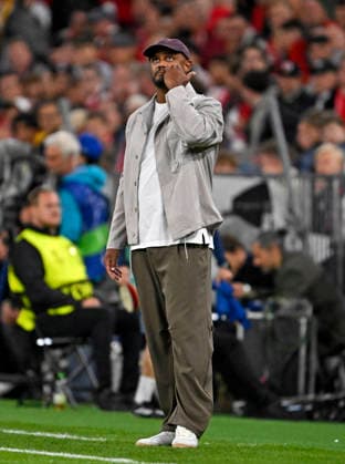 10.09.2026, Fussball UEFA Championsleague 2026 2027: 1.Spieltag, FC Bayern München - FK Bodo Glimt, in der Allianz-Arena München, Trainer Vincent Kompany (FC Bayern München) nachdenklich.