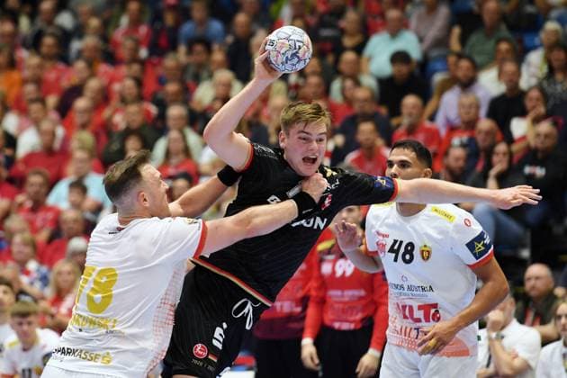 Reynir Thor Stefansson (MT Melsungen 19) (am Ball), Wiktor Jankovski (HC Vardar Skopje 78) (L), Mohab Mohamed Abdelhak (HC Vardar Skopje 48) , GER, MT Melsungen - HC Vardar Skopje 1961 (MKD), Handball, Champions League Maenner, Group Matchesl, Saison 2026 2027, 10.09.2026, GER, MT Melsungen - HC Vardar Skopje, Handball, CL Maenner, Group Match, Saison 2026 2027, 10.09.2026 Kassel Copyright: xEibner-Pressefotox xRolandxSippelx EP_RSL
