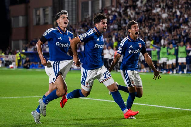 Como 1907 v RB Leipzig - UEFA Champions League Martin Baturina of Como 1907 celebrates with Alex Valle and Luis Milla of Como 1907 after scooring the opening goal during the UEFA Champions League 2026 27 league phase football match between Como 1907 and RB Leipzig. Como Italy Copyright: xNicolòxCampox