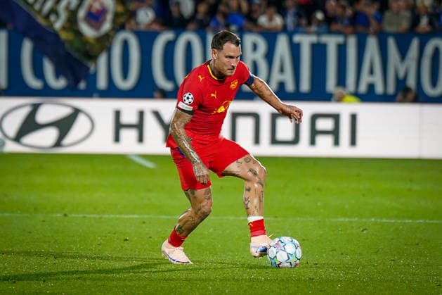 Italien: Fussball UEFA Champions League 2026 - 2027, 1. Spieltag - Como 1907 vs RB Leipzig - Giuseppe Sinigaglia (Como): David Raum (RB Leipzig, 22) am Ball Copyright: xJOERANxSTEINSIEKx