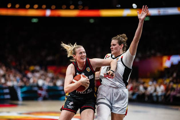 FIBA Women™s Basketball World Cup 2026: Belgien vs. Deutschland, 10.09.2026 Marie Gülich (Deutschland, 21) am Ball, daneben Kyara Linskens (Belgien, 13); Basketball, FIBA Women™s Basketball World Cup 2026, Final Phase, Viertelfinale: Belgien vs. Deutschland am 10.09.2026 in der Uber Arena, Berlin Copyright: xBEAUTIFULxSPORTS Tonhäuserx