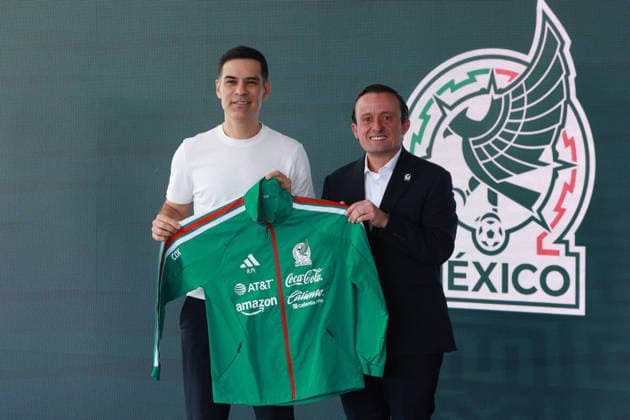 Rafael Marquez Presented as Mexico national team, Nationalteam Head Coach MEXICO CITY, MEXICO - SEPTEMBER 10: Rafael Marquez (L) and Mexican Football Federation President Mikel Arriola, attend a press conference, PK, Pressekonferenz during the presentation of Rafael Marquez as the new head coach of Mexico s national football team, at Centro de Alto Rendimiento (CAR), in Mexico City, Mexico on September 10, 2026. Daniel Cardenas Anadolu Mexico City Mexico. Editorial use only. Please get in touch for any other usage.  Copyright: x2026xAnadoluxDanielxCardenasx
