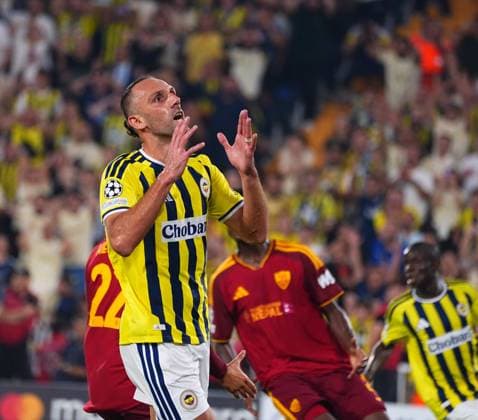 ISTANBUL, TURKEY - SEPTEMBER 10: Vedat Muriqi of Fenerbahce SK reacts during the UEFA Champions League 2026 27 first week match between Fenerbahce SK and Roma at Fenerbahce Chobani Stadiumi on September 10, 2026 in Istanbul, Turkey. Istanbul Kadikoy TURKEY Copyright: xSeskimphotox Fenerbahce-Roma-1009 (202)