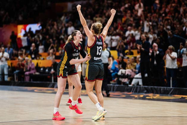 FIBA Women™s Basketball World Cup 2026: Belgien vs. Deutschland, 10.09.2026 Luisa Geiselsoder (Deutschland, 15), Leonie Fiebich (Deutschland, 13), JUBEL, jubeln, Deutschland steht im Halbfinale, nach Spielende, Feier, feiert; Basketball, FIBA Women™s Basketball World Cup 2026, Final Phase, Viertelfinale: Belgien vs. Deutschland am 10.09.2026 in der Uber Arena, Berlin Copyright: xBEAUTIFULxSPORTS Tonhäuserx
