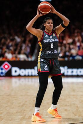 FIBA Women™s Basketball World Cup 2026: Belgien vs. Deutschland, 10.09.2026 Nyara Sabally (Deutschland, 8) am Ball; Basketball, FIBA Women™s Basketball World Cup 2026, Final Phase, Viertelfinale: Belgien vs. Deutschland am 10.09.2026 in der Uber Arena, Berlin Copyright: xBEAUTIFULxSPORTS Tonhäuserx