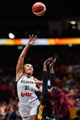 FIBA Women™s Basketball World Cup 2026: Belgien vs. Deutschland, 10.09.2026 Maxuella Lisowa Mbaka (Belgien, 31) wirft, Alexis Peterson (Deutschland, 1); Basketball, FIBA Women™s Basketball World Cup 2026, Final Phase, Viertelfinale: Belgien vs. Deutschland am 10.09.2026 in der Uber Arena, Berlin Copyright: xBEAUTIFULxSPORTS Tonhäuserx