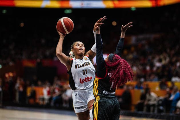 FIBA Women™s Basketball World Cup 2026: Belgien vs. Deutschland, 10.09.2026 Maxuella Lisowa Mbaka (Belgien, 31) wirft, Alexis Peterson (Deutschland, 1); Basketball, FIBA Women™s Basketball World Cup 2026, Final Phase, Viertelfinale: Belgien vs. Deutschland am 10.09.2026 in der Uber Arena, Berlin Copyright: xBEAUTIFULxSPORTS Tonhäuserx