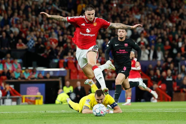 Manchester United, ManU v Sabah FC - UEFA Champions League 2026 27 League Phase MD1 Stas Pokatilov goalkeeper of Sabah cant stop Benjamin Sesko of Manchester United going through to score 3rd goal during the UEFA Champions League 2026 27 League Phase MD1 match between Manchester United and Sabah FC at Old Trafford on September 10, 2026 in Manchester, England. Manchester Old Trafford England United Kingdom Copyright: xAllstarxPicturexLibraryxLtdx