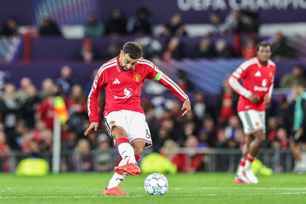 UEFA Champions League Matchday 1 of 8 Manchester United, ManU v Sabah FK Bruno Fernandes of Manchester United passes the ball during the UEFA Champions League Matchday 1 of 8 match Manchester United vs Sabah FK at Old Trafford, Manchester, United Kingdom on 10 September 2026 (Photo by Mark Cosgrove News Images) Manchester Old Trafford Greater Manchester United Kingdom Copyright: xMarkxCosgrove NewsxImagesx