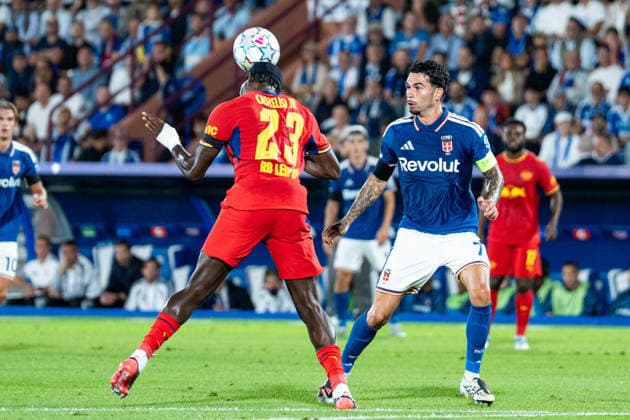 Fussball, Italien: UEFA Champions League, 1. Spieltag: Como 1907 vs. RB Leipzig, Donnerstag, 10.09.2026 (Stadio Giuseppe Sinigaglia, Como); Castello Jr Lukeba (23, RB Leipzig), Lucas Da Cunha (7, Como 1907) Copyright: xValentinxDomgjonix
